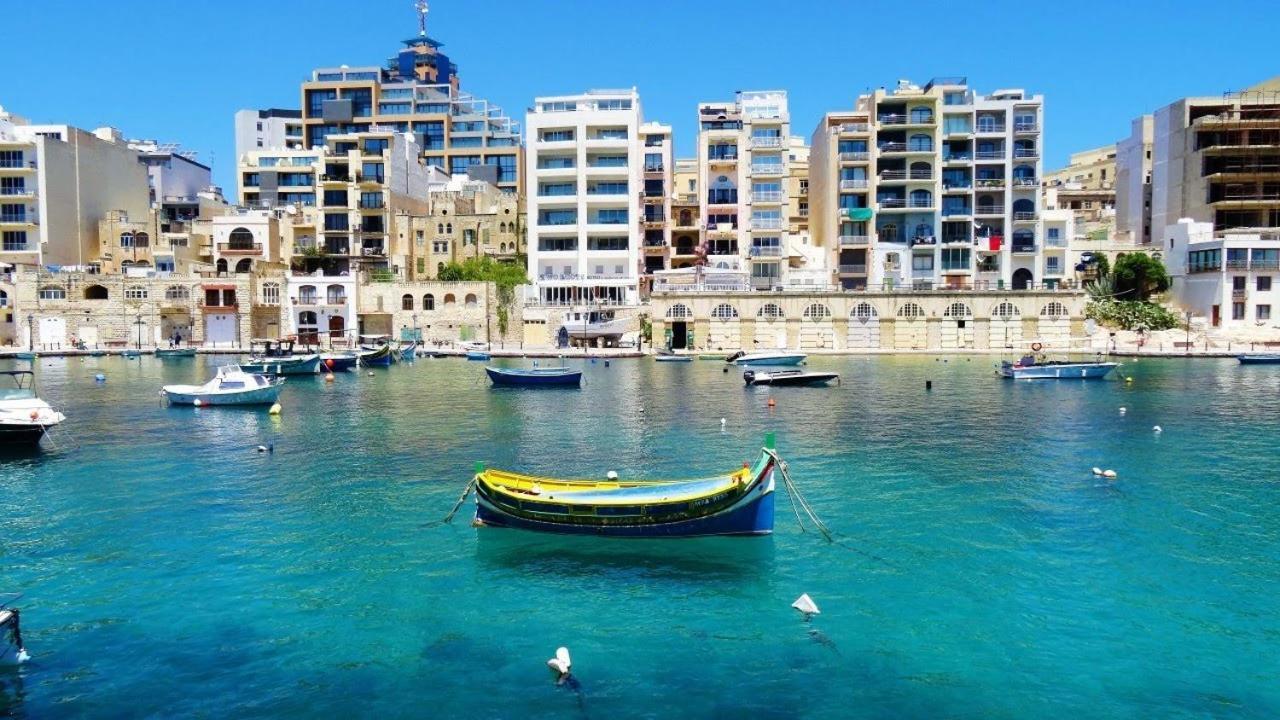 Appartement Stunning In A Location With Views Ta Xbiex