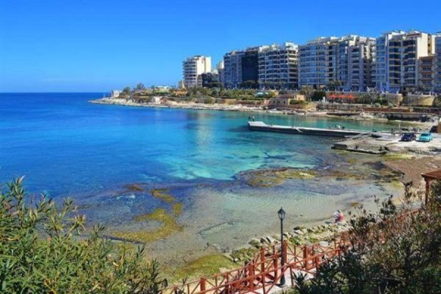 Appartement Stunning In A Location With Views Ta Xbiex